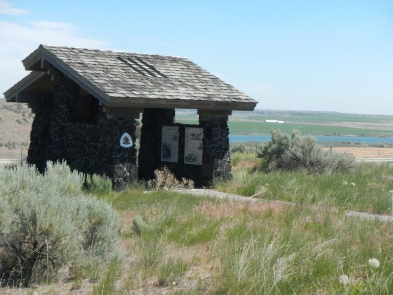 Coldwater Hill Rest Area Oregon Trail Kiosk image. Click for full size.
