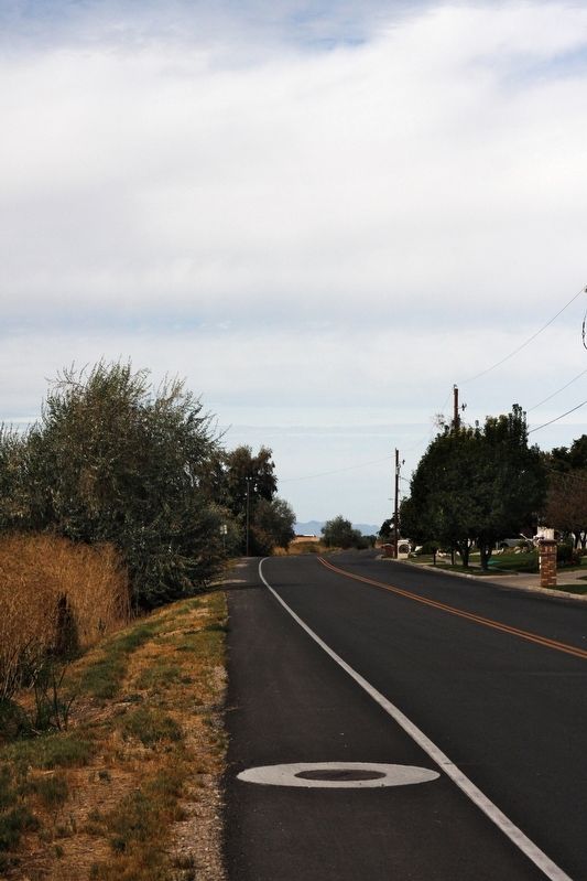 Modern Bluff Road. Click for full size. Modern Bluff Road image. Click for full size.