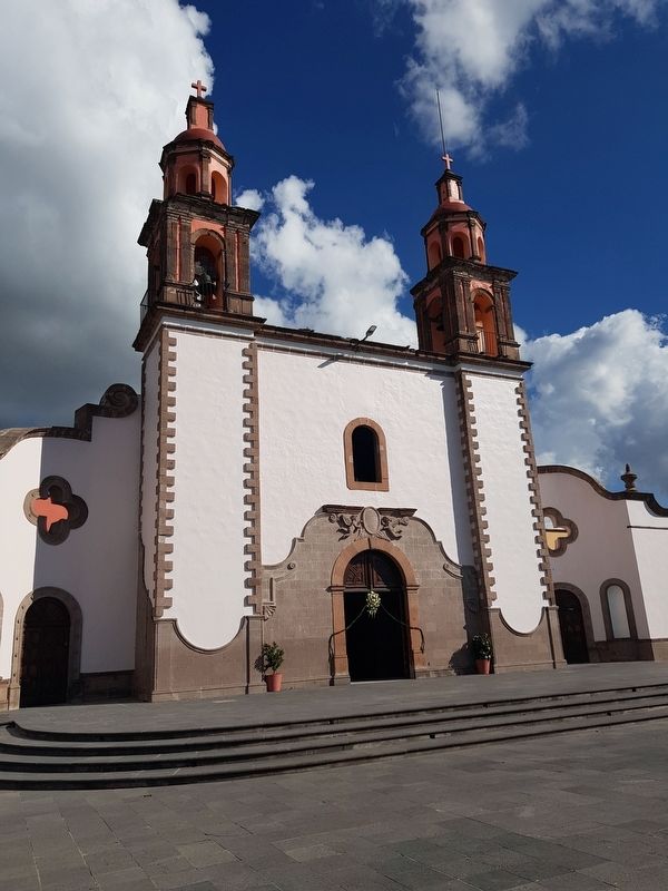 The temple built by Nicolás Legorreta, the nearby Parish Church of San Antonio de Padua. Click for full size. The temple built by Nicolás Legorreta, the nearby Parish Church of San Antonio de Padua image. Click for full size.
