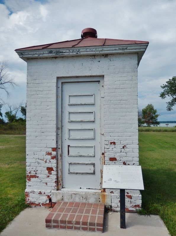 Oil House (<i>tall view; marker on right</i>) image. Click for full size.