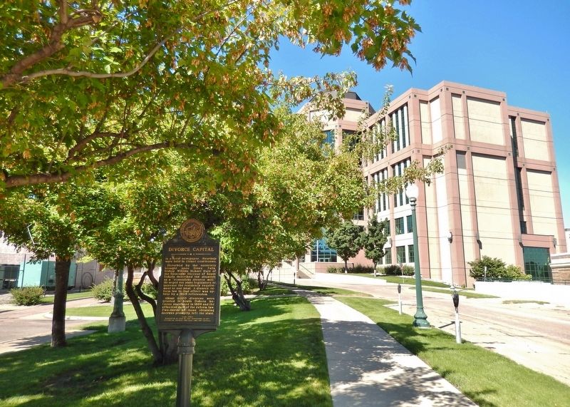 Divorce Capital Marker (<i>wide view west along 5th street toward Minnehaha County Courthouse</i>). Click for full size. Divorce Capital Marker (<i>wide view west along 5th street toward Minnehaha County Courthouse</i>) image. Click for full size.