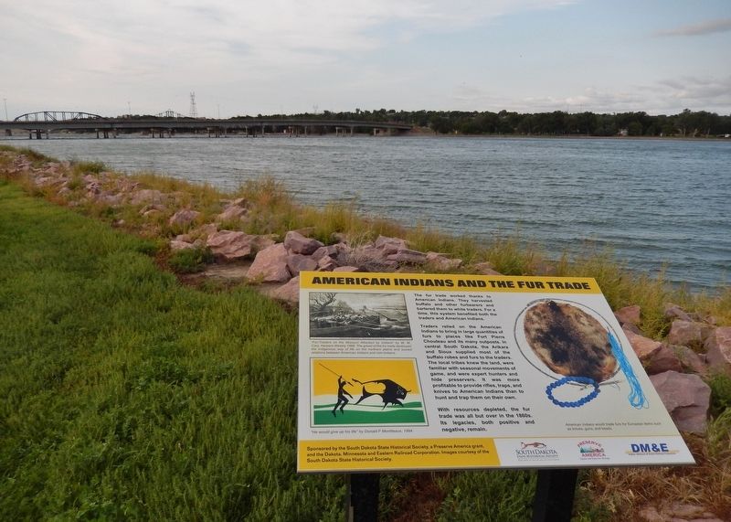 American Indians and the Fur Trade Marker (<i>wide view; looking north across Missouri River</i>) image. Click for full size.