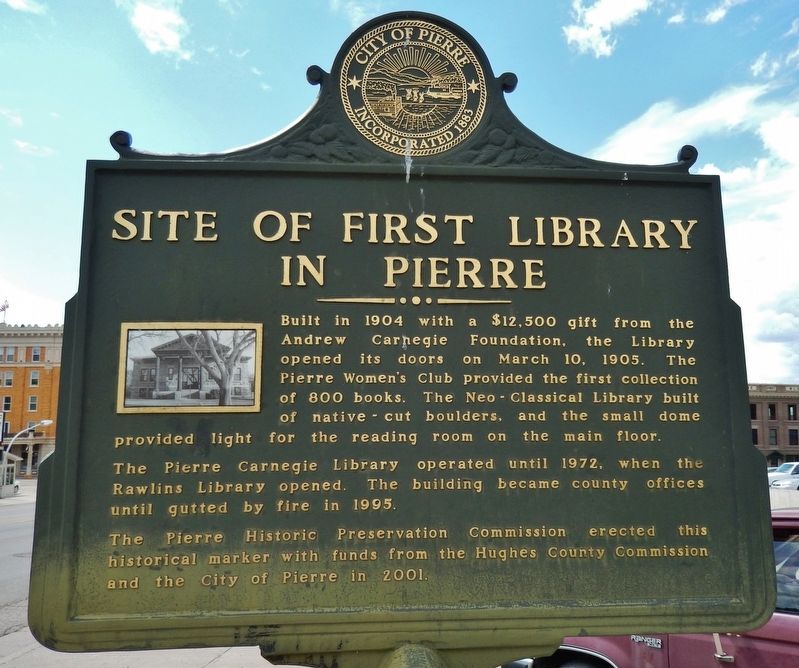 Site of First Library in Pierre Marker (<i>marker side 2</i>) image. Click for full size.