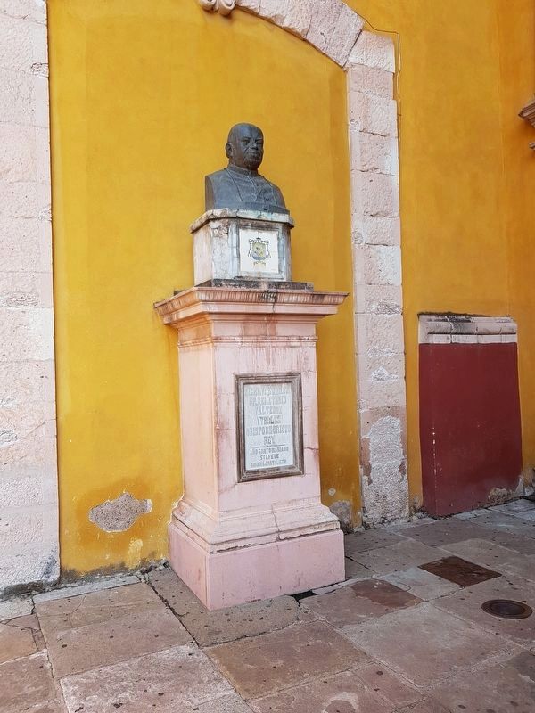 Bust of Bishop Valverde y Tellez, mentioned in the marker text image. Click for full size.