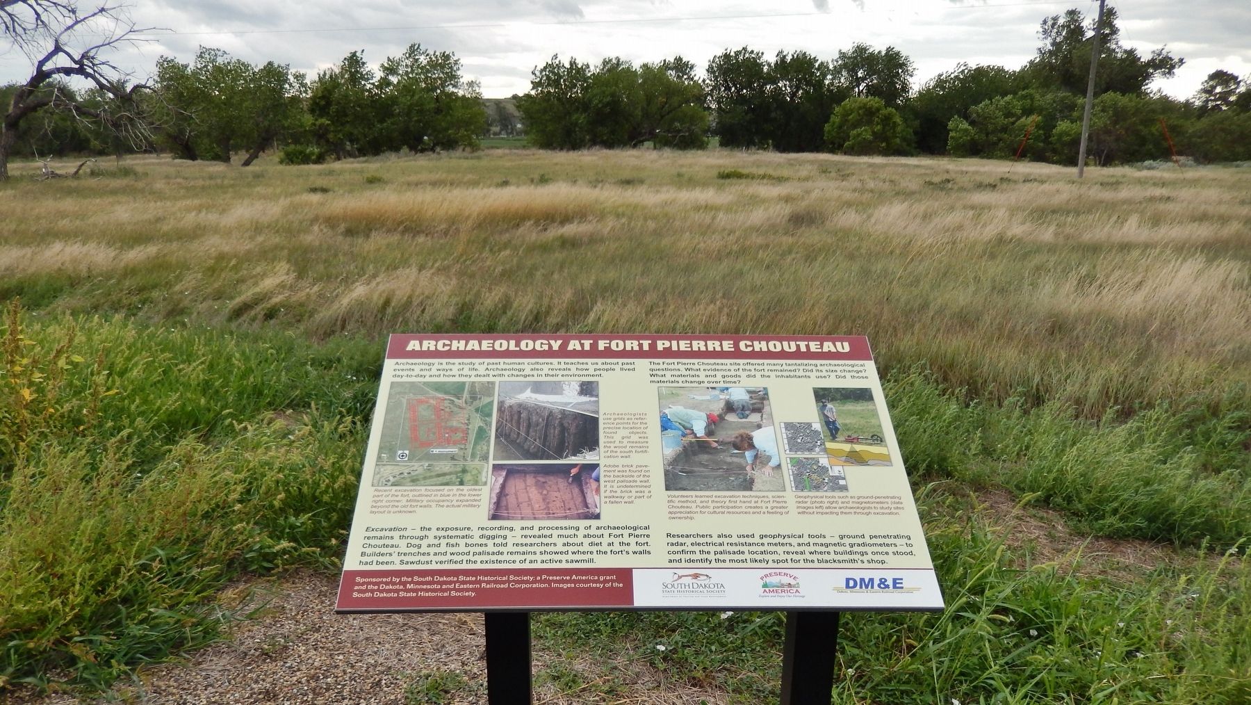 Archaeology at Fort Pierre Chouteau Marker (<i>wide view</i>) image. Click for full size.