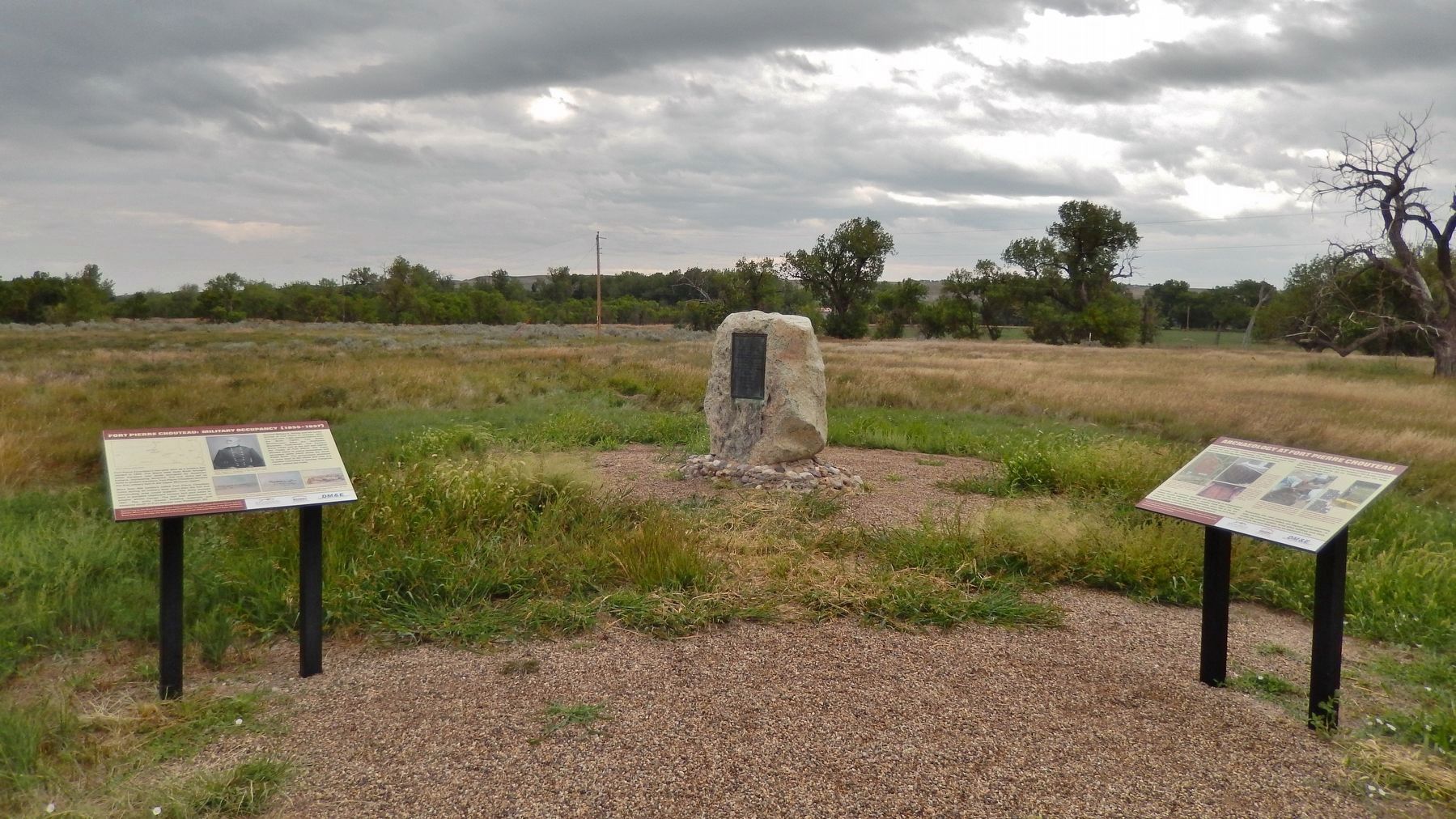Fort Pierre Choteau Trading Post Marker (<i>wide view; showing related markers in foreground</i>) image. Click for full size.