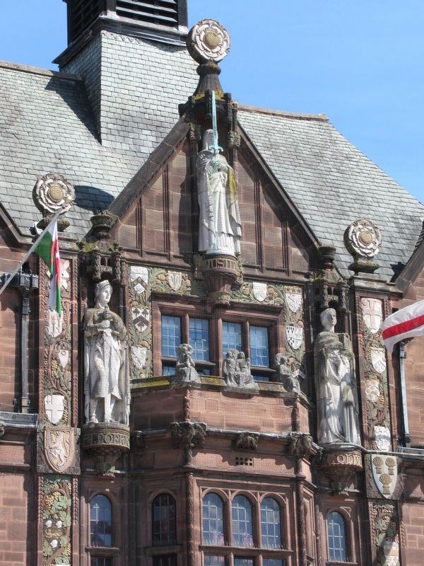 Statues above the Entrance to Coventry City Council Hall image. Click for full size.