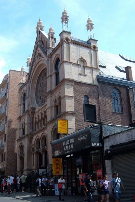 The Eldridge Street Synagogue image. Click for full size.