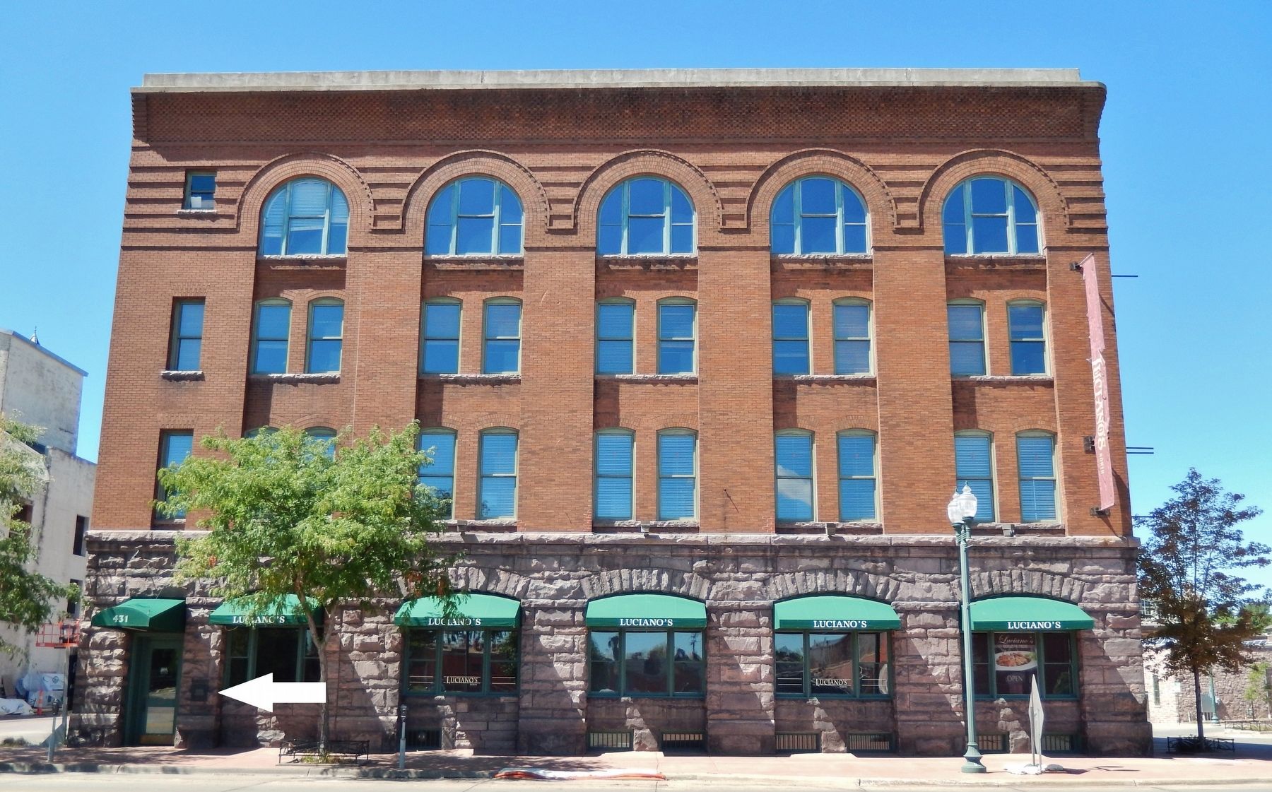 Jewett Bros. & Jewett Warehouse (<i>wide view; marker visible near left edge - beside door</i>). Click for full size. Jewett Bros. & Jewett Warehouse (<i>wide view; marker visible near left edge - beside door</i>) image. Click for full size.