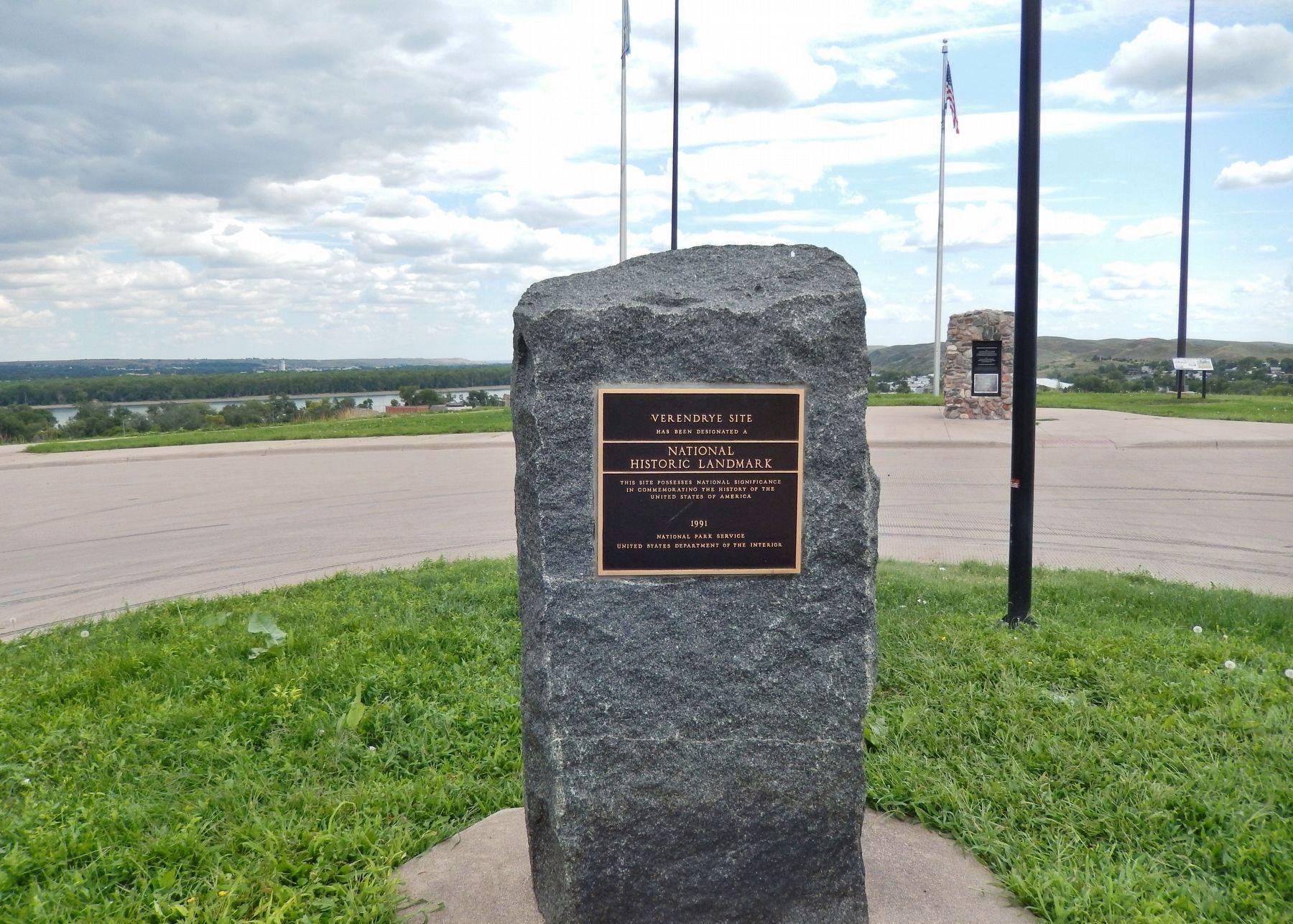 Verendrye Site Marker (<i>wide view; related markers, Missouri River & Pierre, SD in background</i>) image. Click for full size.