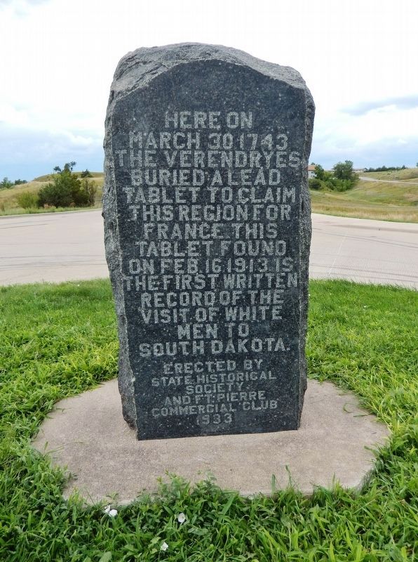 Verendrye Tablet Site Marker (<i>tall view</i>). Click for full size. Verendrye Tablet Site Marker (<i>tall view</i>) image. Click for full size.