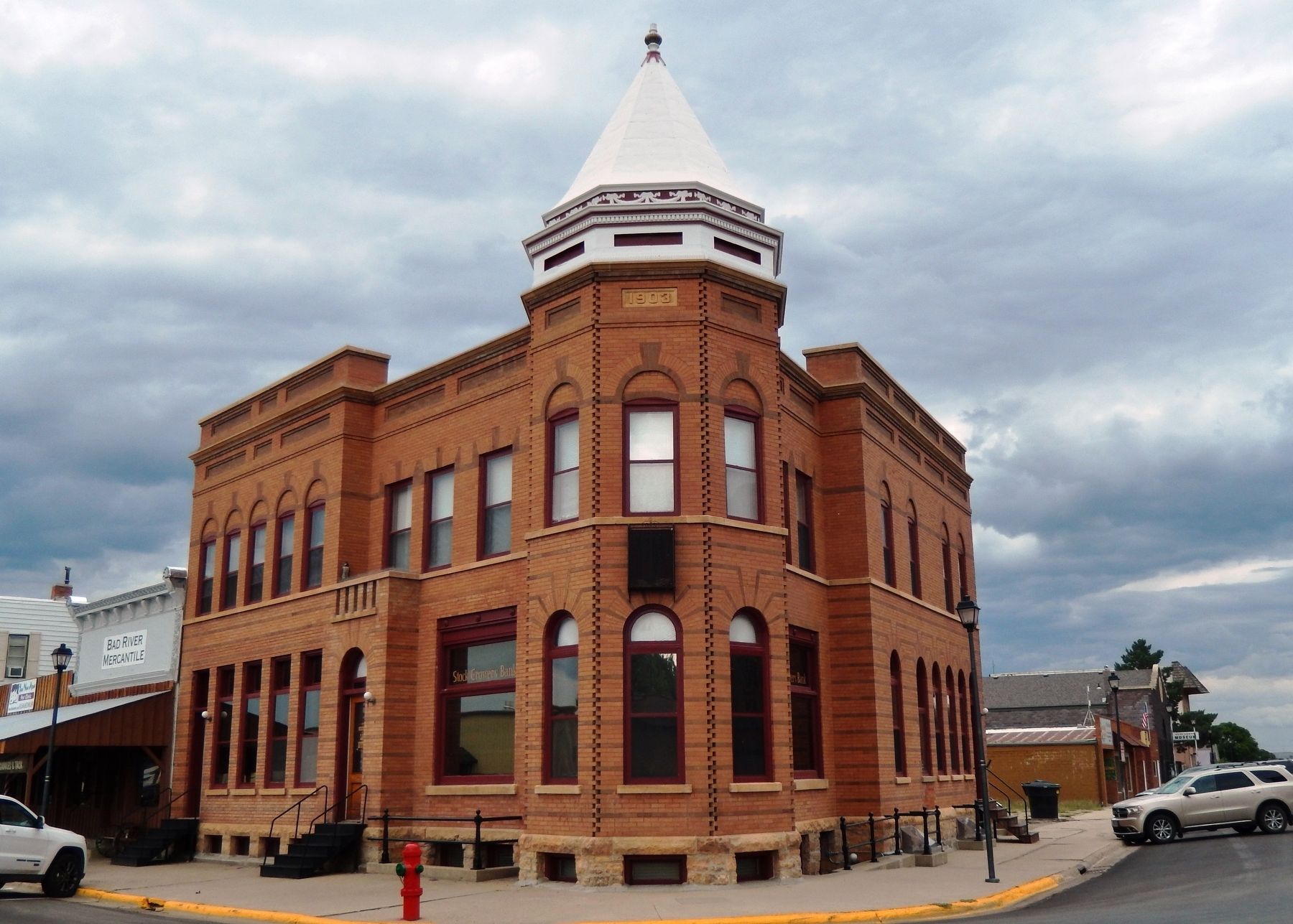 Stockgrowers Bank (<i>corner view from Main Avenue & Deadwood Street intersection</i>) image. Click for full size.