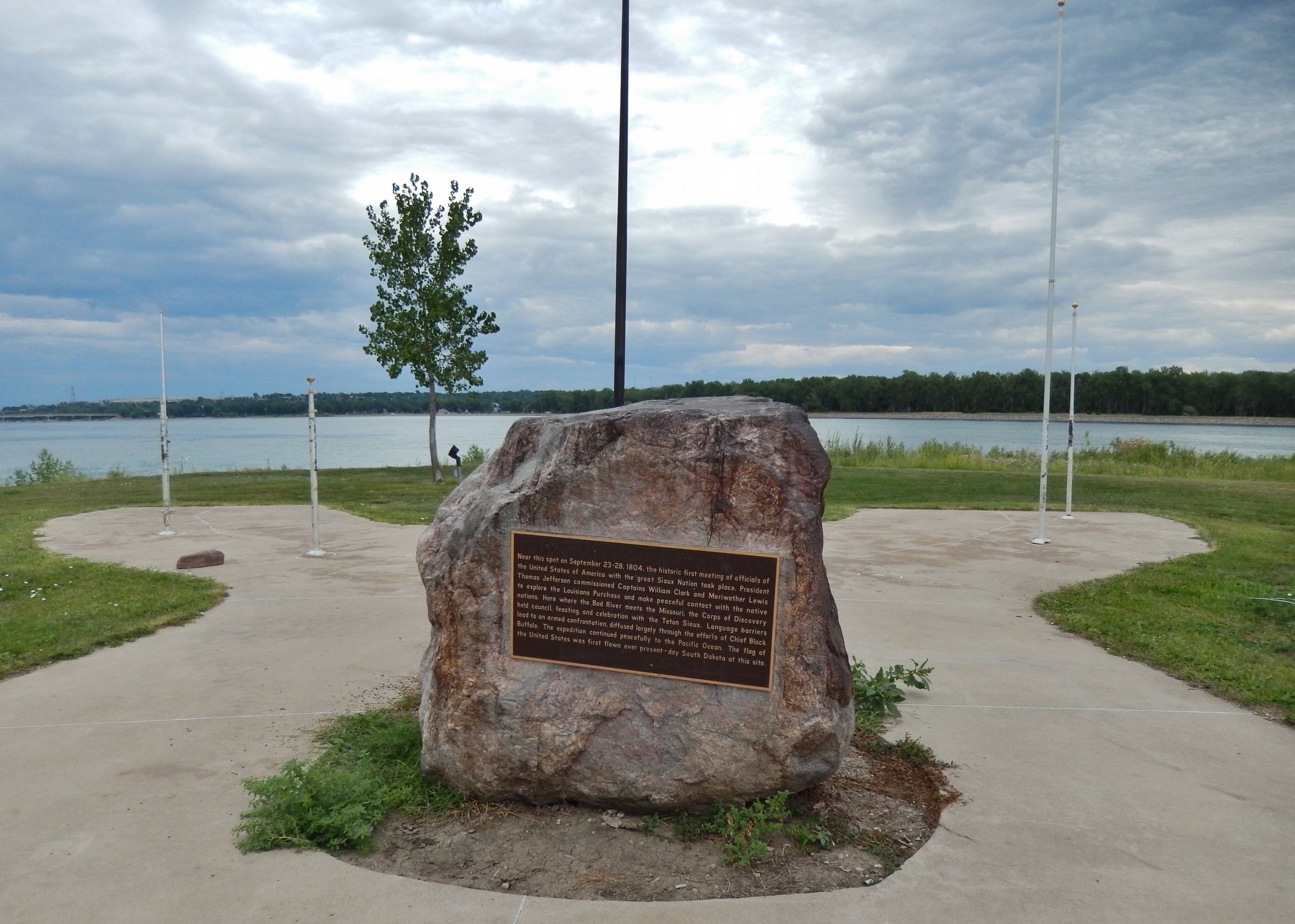 Lewis and Clark First Sioux Nation Meeting Marker (<i>wide view northeast across Missouri River</i>) image. Click for full size.
