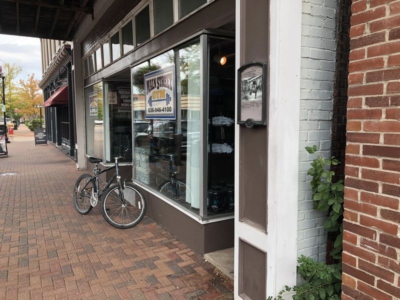 334 North Main Street. Click for full size. 334 North Main Street image. Click for full size.