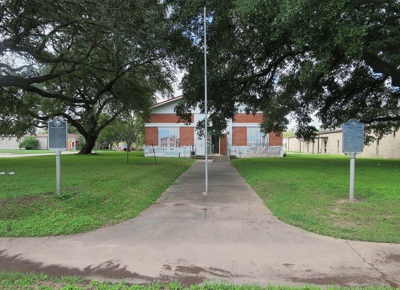 Brackenridge Cemetery and The Famous Lavaca-Navidad Meeting of 1835 Markers with Texana Museum. Click for full size. Brackenridge Cemetery and The Famous Lavaca-Navidad Meeting of 1835 Markers with Texana Museum image. Click for full size.