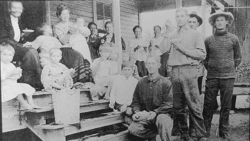 Marker detail: The Curry Family, 1920 image. Click for full size.