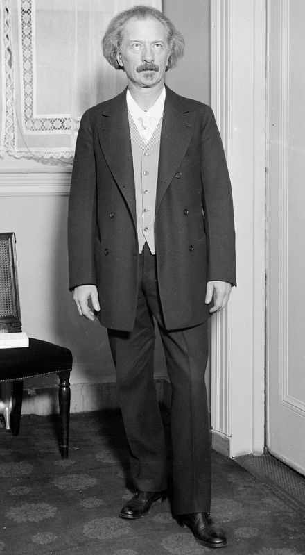 Ignace Jan Paderewski image. Click for full size.