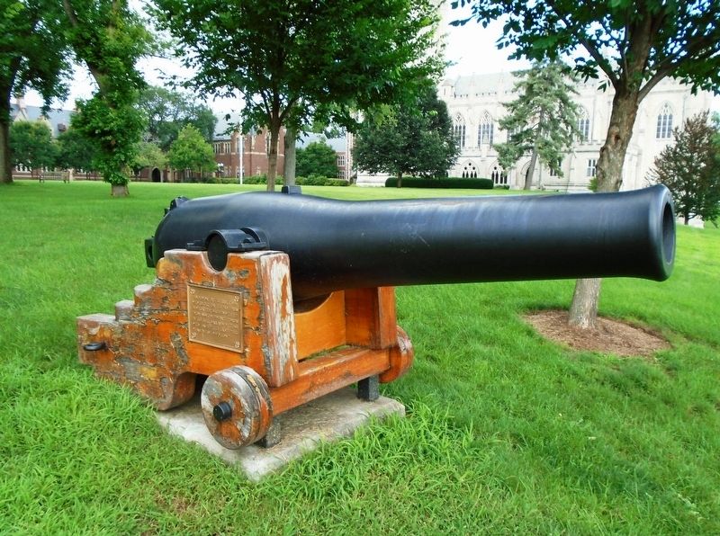 Civil War Memorial Gun and Marker image. Click for full size.