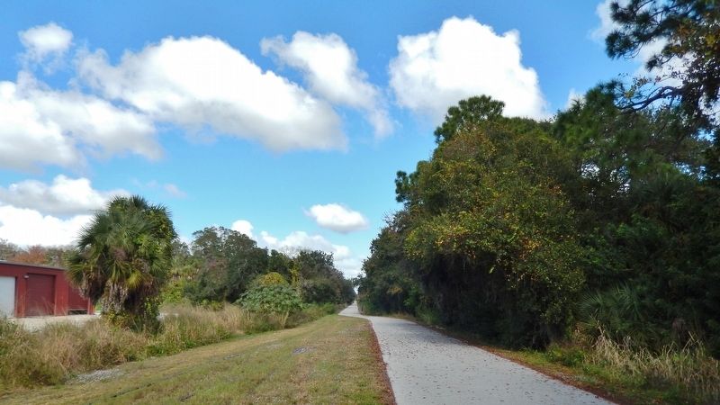 Venice-to-Sarasota Legacy Rail Trail (<i>wide view; looking north from marker</i>) image. Click for full size.