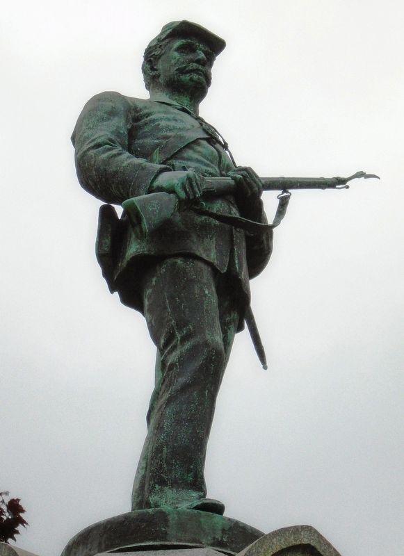 Civil War Memorial Statue. Click for full size. Civil War Memorial Statue image. Click for full size.