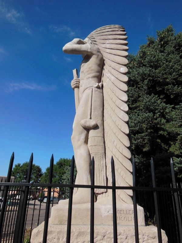 Sioux Lookout Staue (<i>east side view</i>) image. Click for full size.