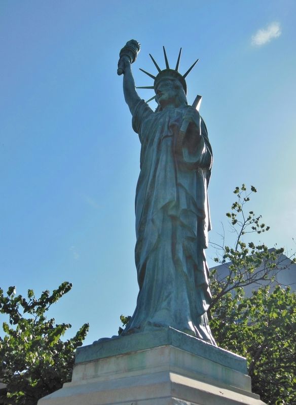 Statue of Liberty Replica (<i>Texas State Capitol grounds</i>). Click for full size. Statue of Liberty Replica (<i>Texas State Capitol grounds</i>) image. Click for full size.