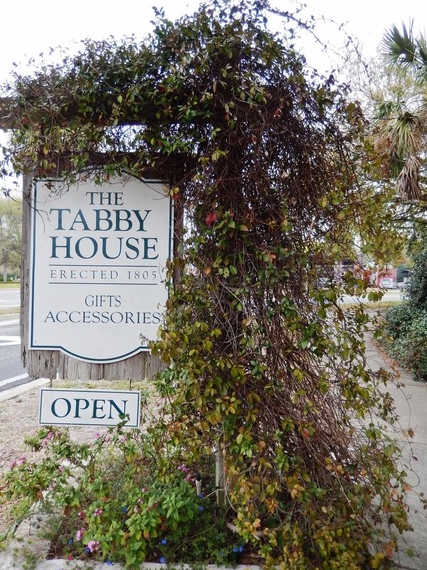 Slave Cabin "Tabby House" (<i>currently houses a retail gift shop</i>). Click for full size. Slave Cabin "Tabby House" (<i>currently houses a retail gift shop</i>) image. Click for full size.