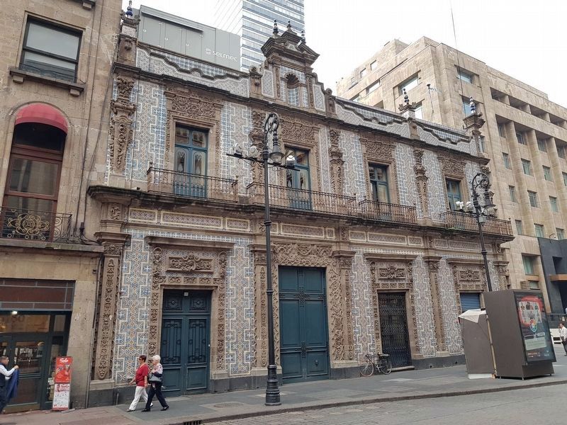 La Casa de los Azulejos image. Click for full size.