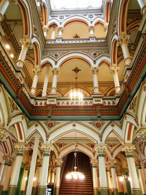 Old City Hall (<i>interior columns & skylight</i>) image. Click for full size.