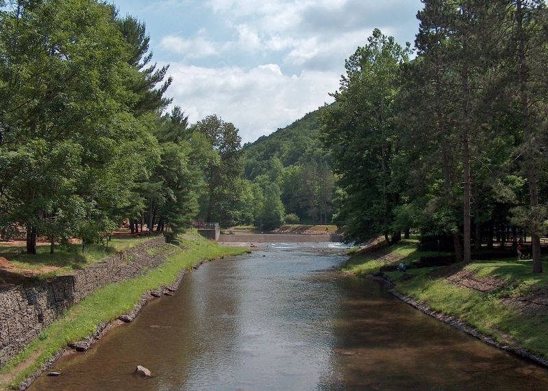 Kettle Creek Dam (<i>about 100 yards northwest of marker</i>) image. Click for full size.