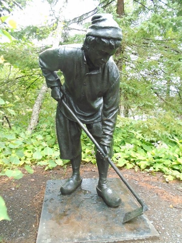 Statue Complimenting Settling on Saint Croix Island / Colonisation de l'île Sainte-Croix Marker. Click for full size. Statue Complimenting Settling on Saint Croix Island / Colonisation de l'île Sainte-Croix Marker image. Click for full size.