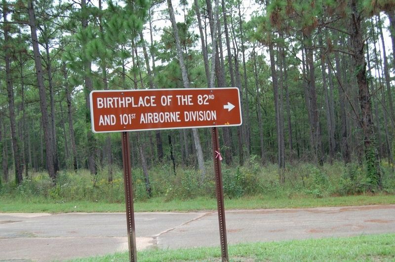 Turn at this sign to find these markers. Click for full size. Turn at this sign to find these markers image. Click for full size.