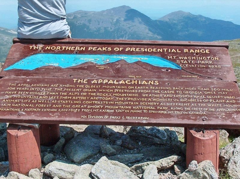 Northern Peaks of Presidential Range Marker (<i>wide view; presidential peaks in background</i>) image. Click for full size.