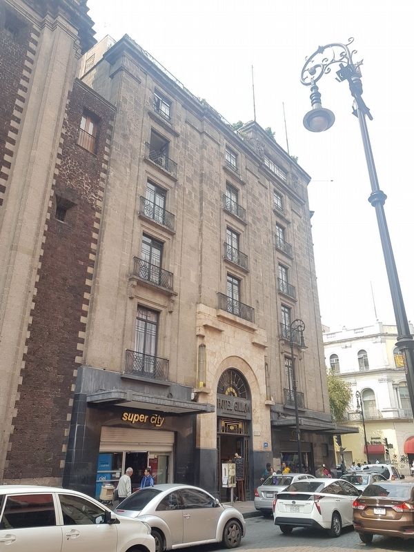 Hotel Gillow and Marker image. Click for full size.