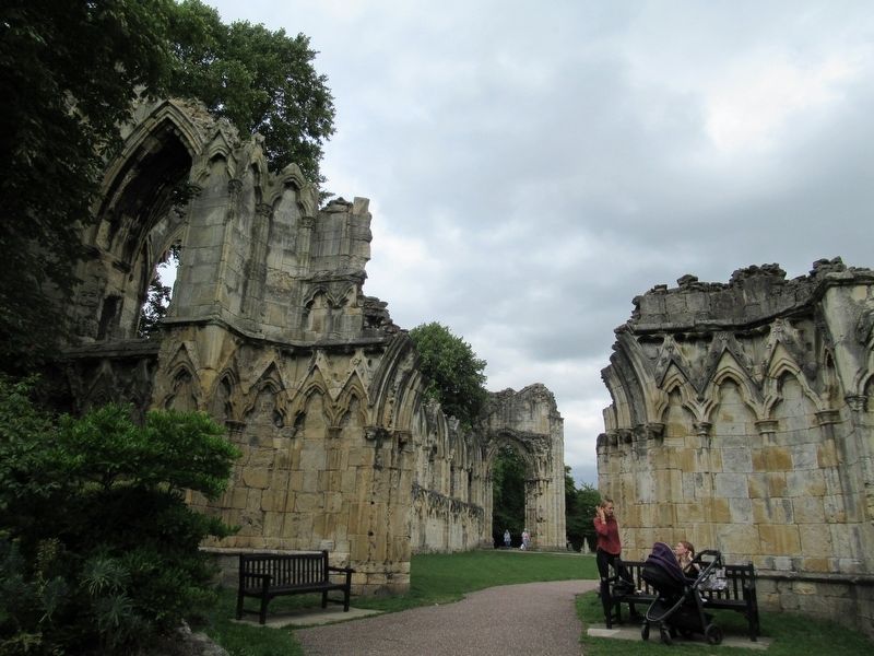 St Mary�s Abbey Ruins image. Click for full size.