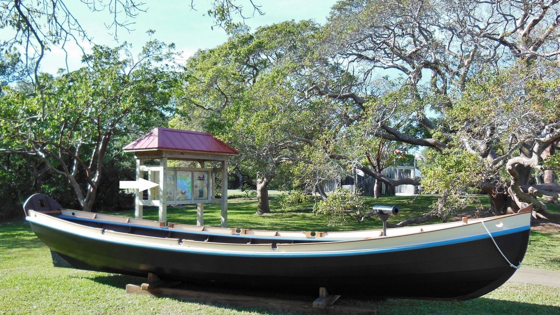 Hernando de Soto Marker (<i>wide view; this marker is the left panel of a 3-panel kiosk</i>). Click for full size. Hernando de Soto Marker (<i>wide view; this marker is the left panel of a 3-panel kiosk</i>) image. Click for full size.