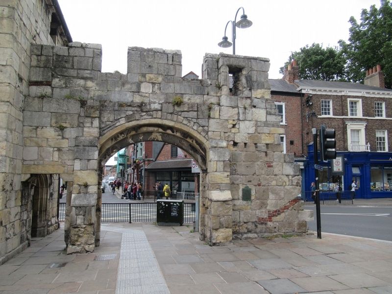 Abbey Wall Gateway and Marker image. Click for full size.