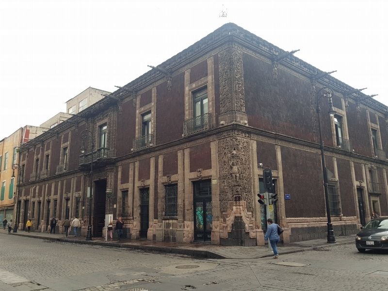 House of the Counts of Heras y Soto and Markers. Click for full size. House of the Counts of Heras y Soto and Markers image. Click for full size.