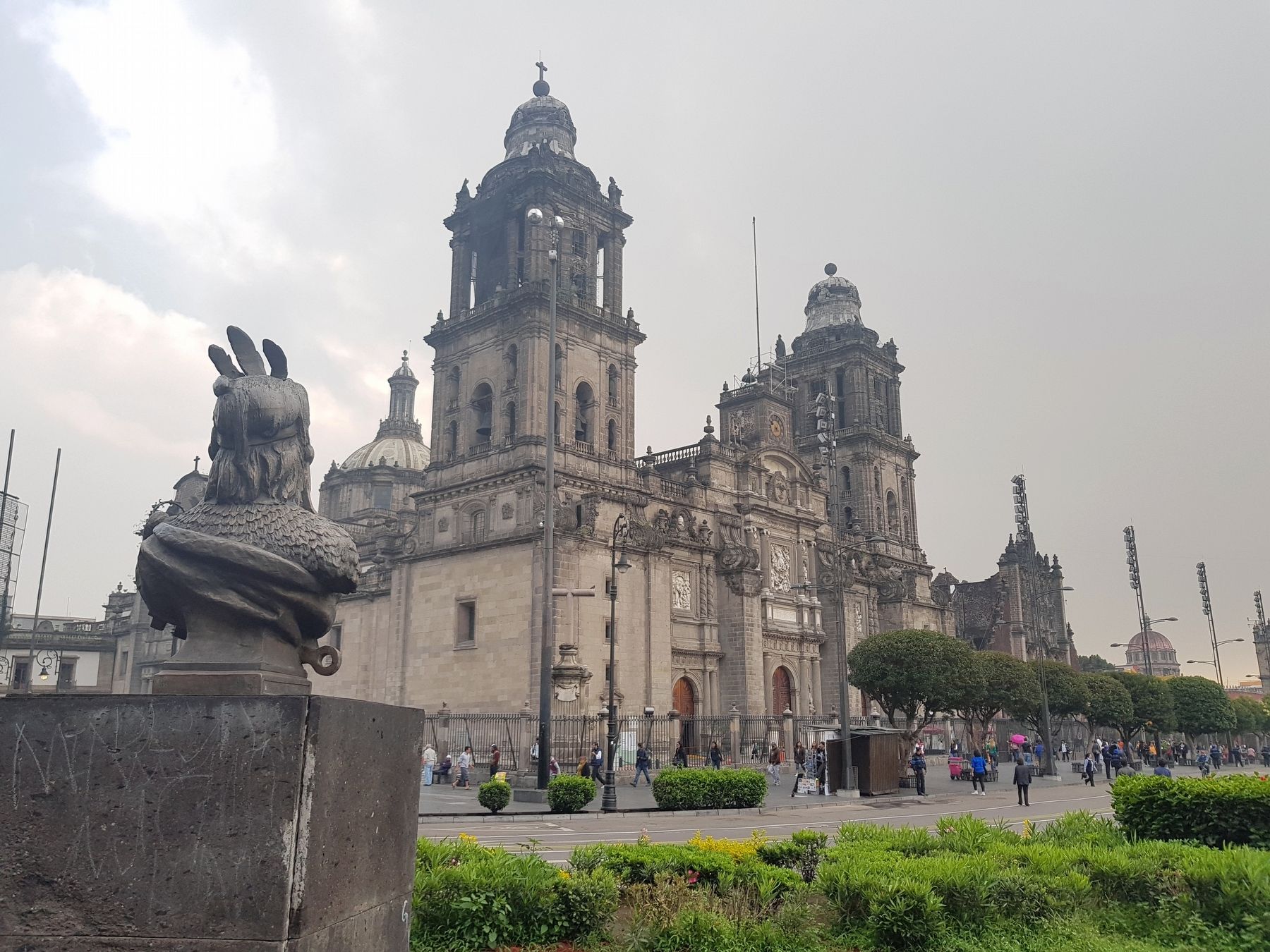 Cuauhtémoc and the Metropolitan Cathedral. Click for full size. Cuauhtémoc and the Metropolitan Cathedral image. Click for full size.