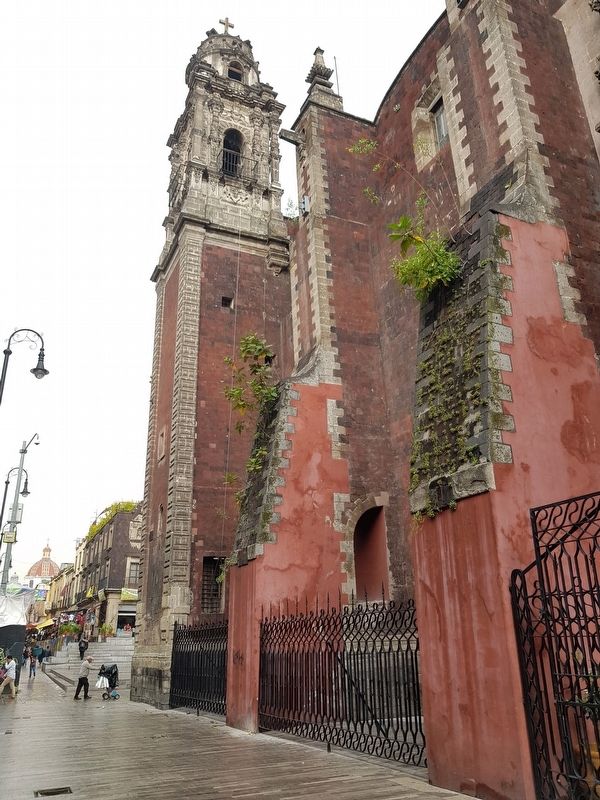 A view of the tower of the Temple of the Holy Trinity image. Click for full size.