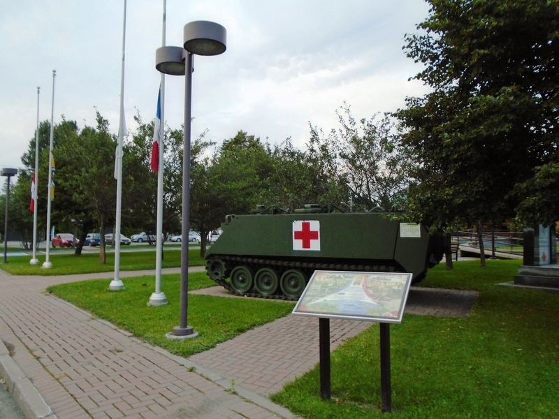 Saint-Quentin Hommage militaire / Military Tribute Marker. Click for full size. Saint-Quentin Hommage militaire / Military Tribute Marker image. Click for full size.