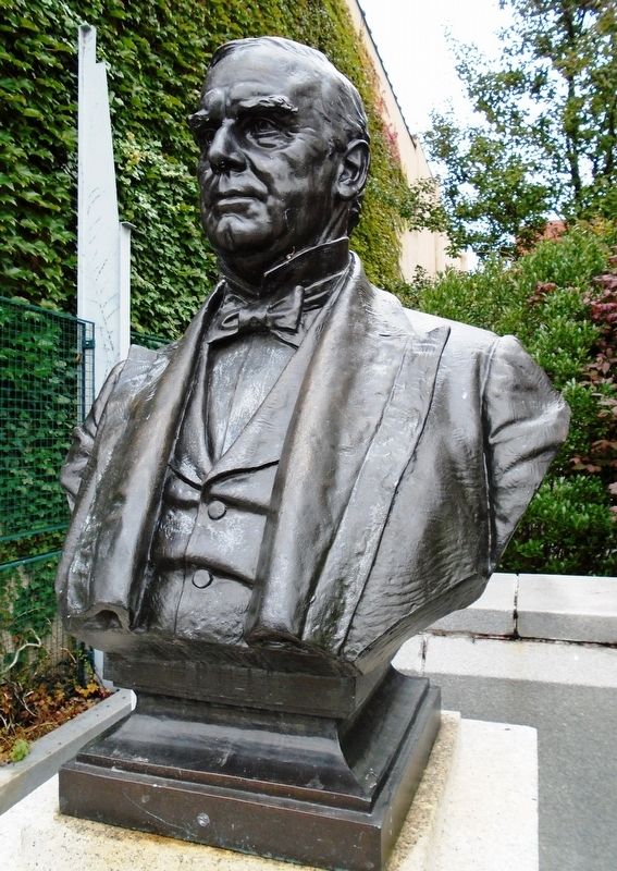William M<sup><u>c</u></sup>Kinley Bust image. Click for full size.