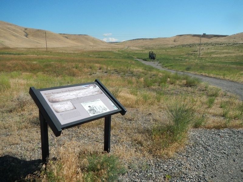 Site 2 ★ Old Oregon Trail Road Crossing Marker image. Click for full size.