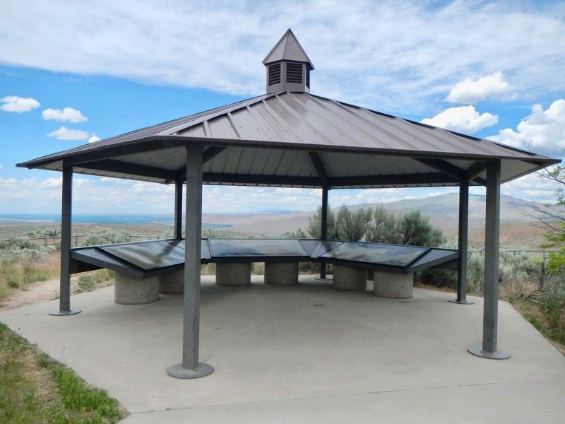 Bonneville Point Marker kiosk image. Click for full size.