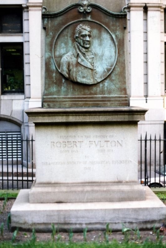 Robert Fulton Memorial image. Click for full size.