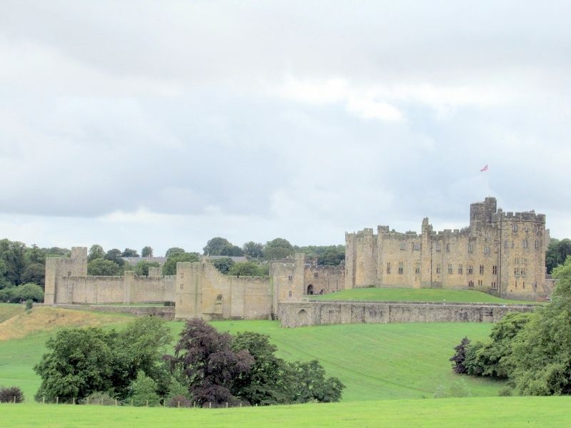 Alnwick Castle image. Click for full size.