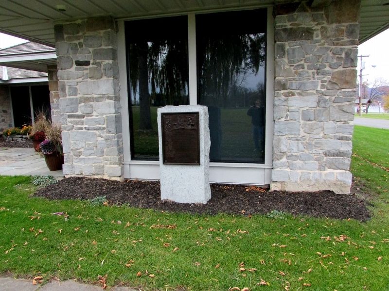Marker at Crown Point image. Click for full size.