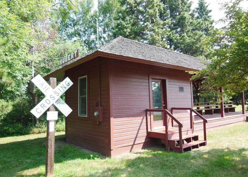 Lake Hubert Depot (<i>west end; marker visible beside entrance</i>) image. Click for full size.