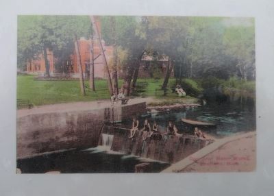Far Left Image. Click for full size. Far Left Image image. Click for full size.