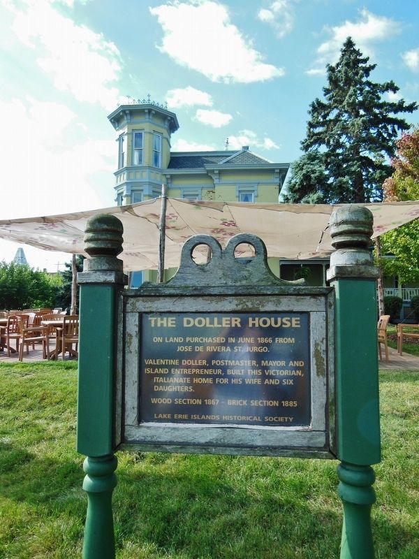 The Doller House Marker (<i>tall view; Doller House in background</i>) image. Click for full size.